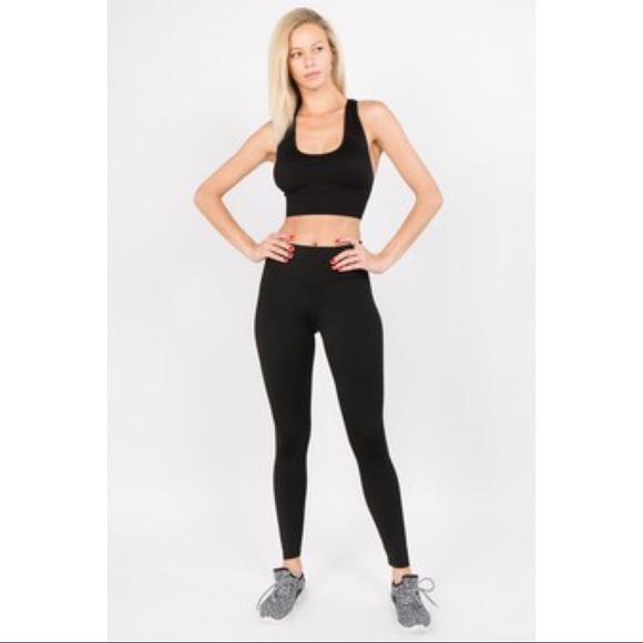 Leggings w/ Hidden Waistband Pocket - Picture 4 of 8